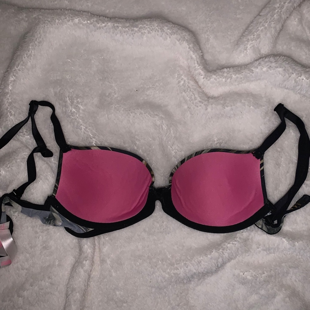 Sexy Victoria's Secret padded bra - Picture 5 of 5